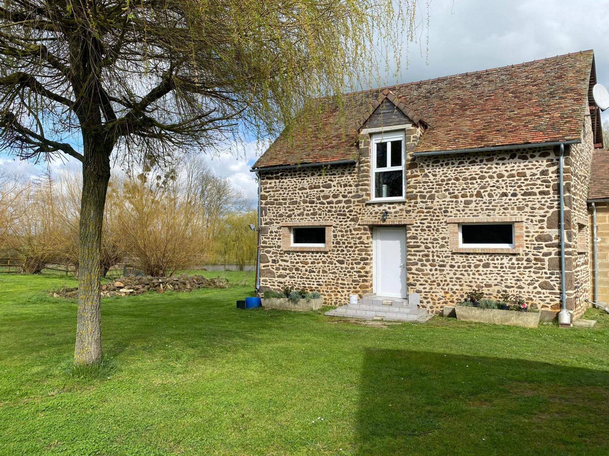 Le Petitepinay Bed & Breakfast Moitron-sur-Sarthe Exterior photo